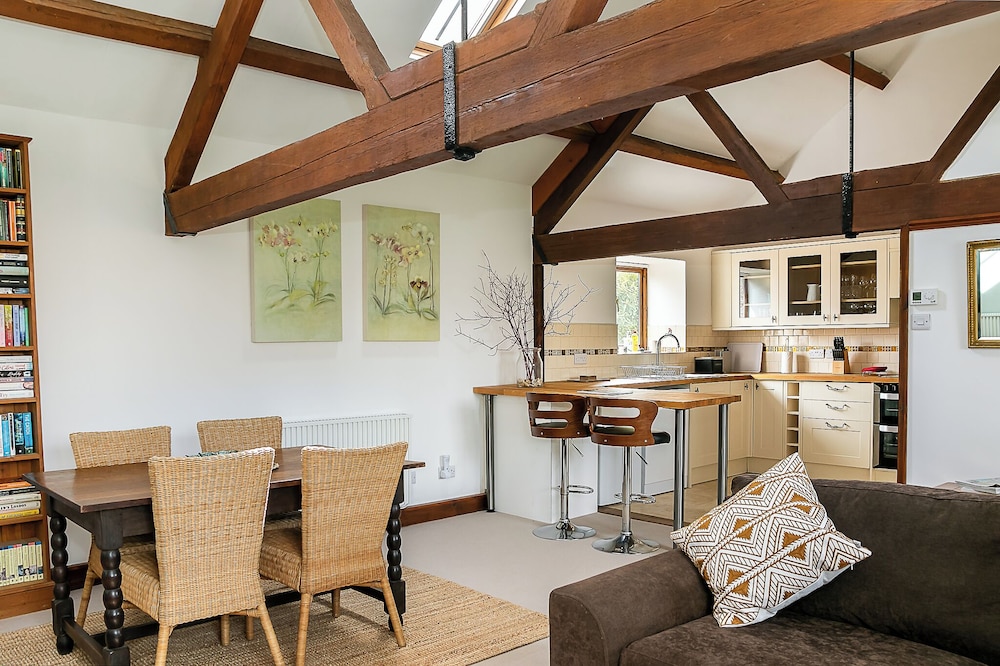 Glyme Flat Peaceful Country Retreat