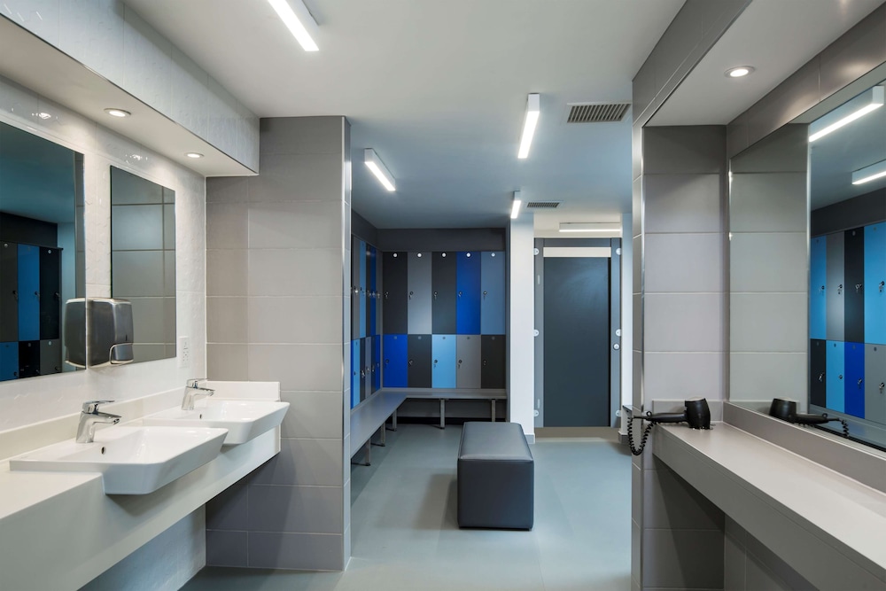 West Drayton Vacations - Radisson RED Hotel London Heathrow - Property Image 1