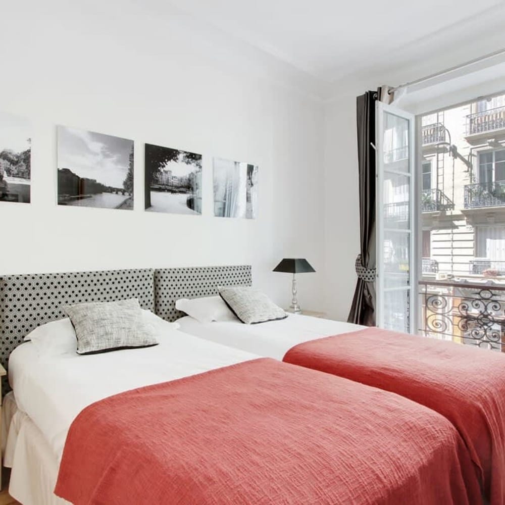 Eiffel Market Charming 2 Bed Apt Near Invalides