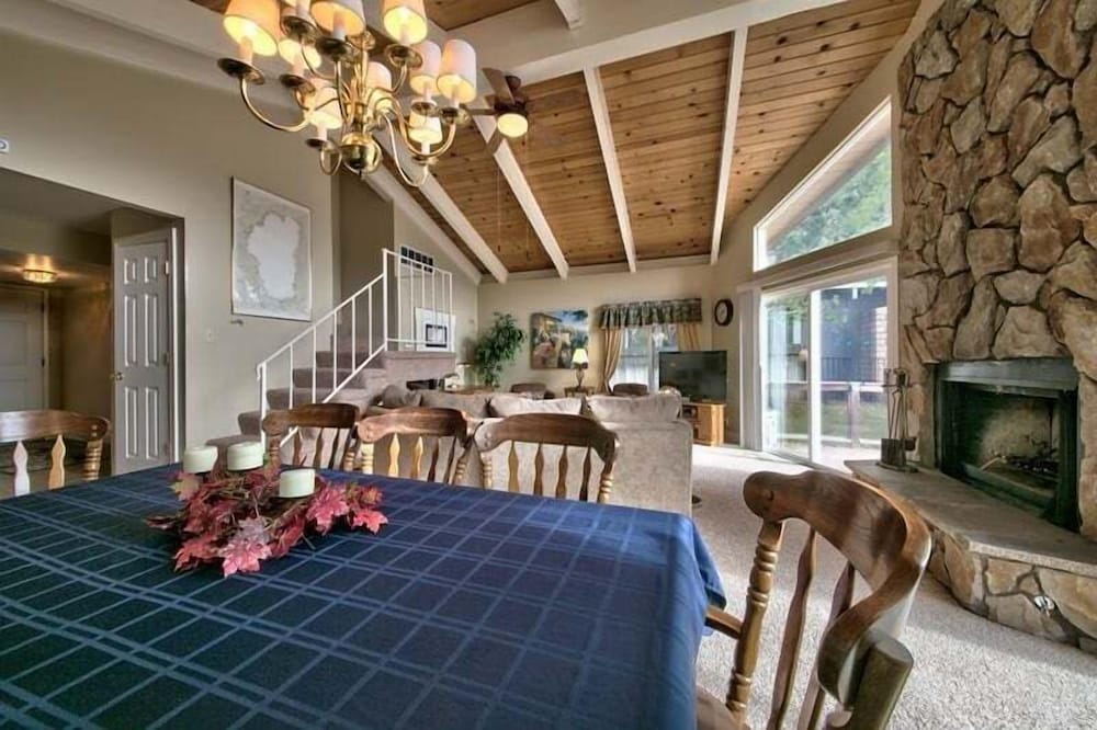 1673 Venice Drive 4 Bedroom Home