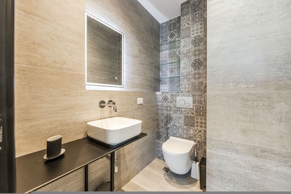 Luxury Studio With Free Parking