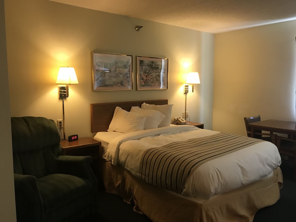 Mitchell Vacations - Rodeway Inn - Property Image 4