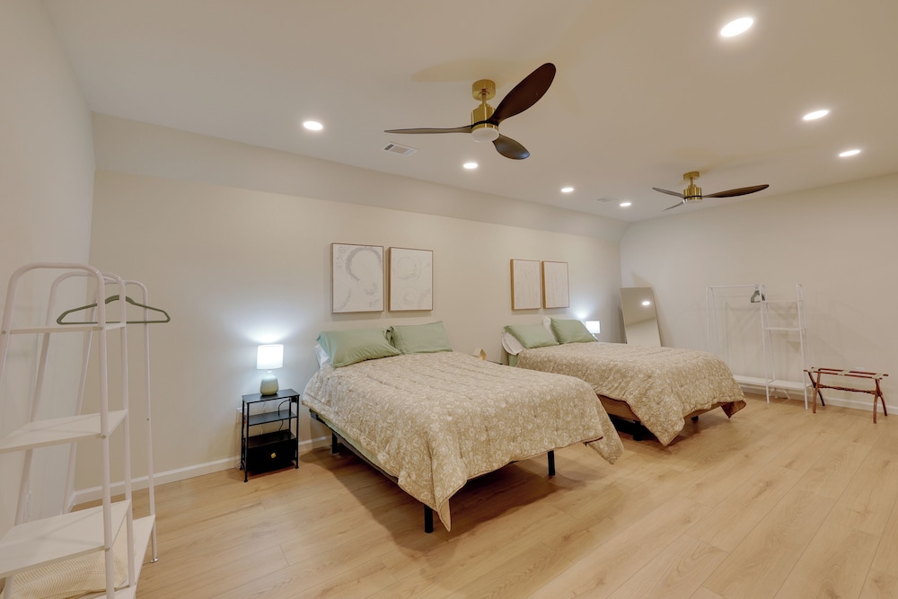 Duplex w/ Furnished Patio Near Lake Ouachita!
