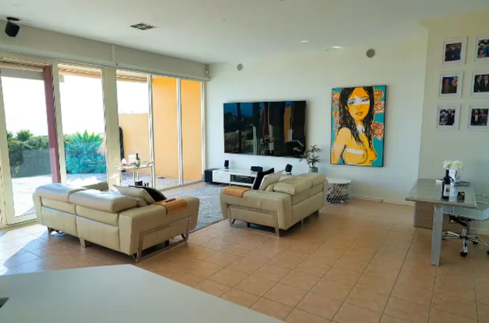 Oceanfront Oasis in Tennyson