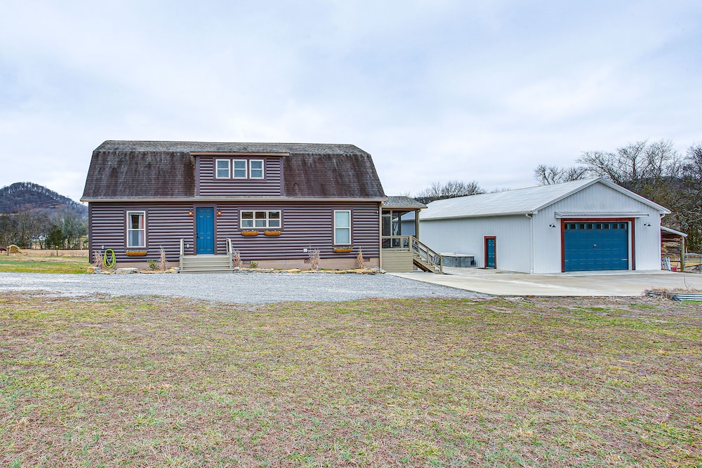 Bethpage Home w/ Private Hot Tub Game Room! - Property Image 33
