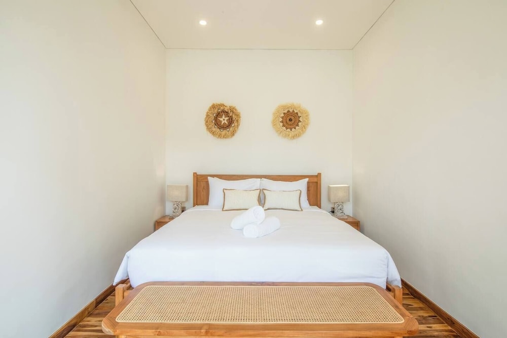 Luxurious 6 BR With Sea View, 5 Mins to Savaya
