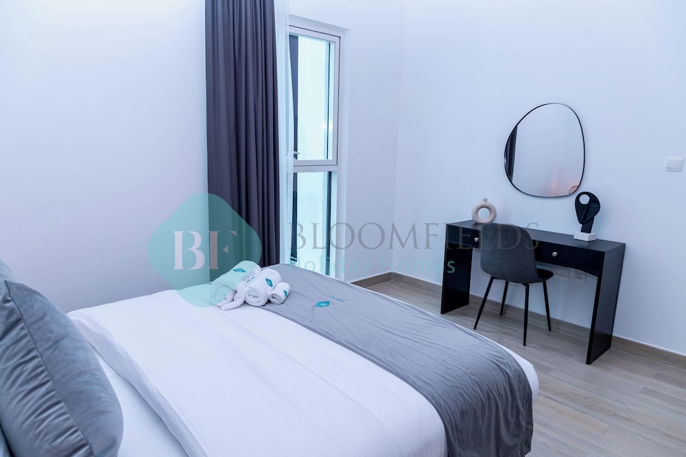 Bloomfields Elegant 1BR in Waters Edge