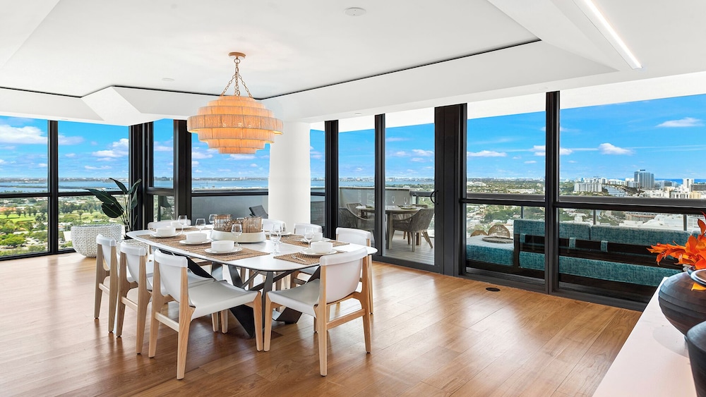 Luxury Vacation Rentals at The Setai by LRMB