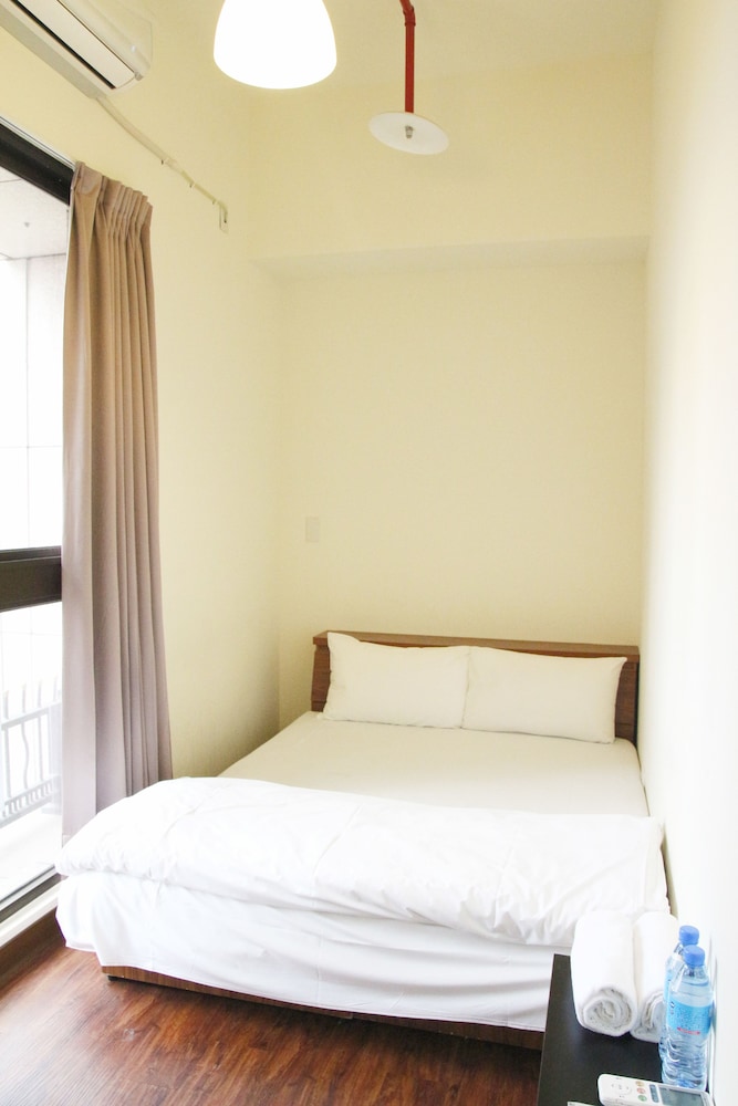 StarBox Hostel