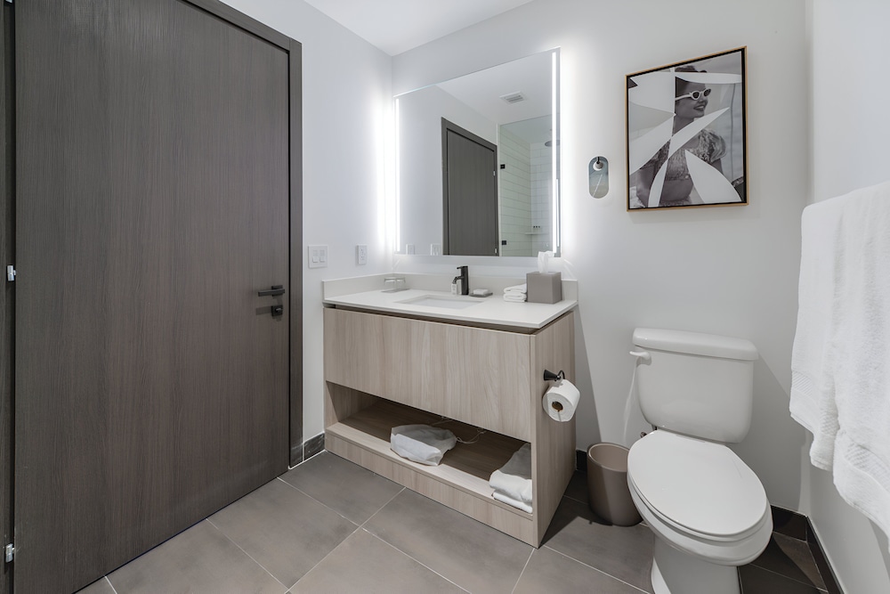 Exquisite Bay View Studio at Miami
