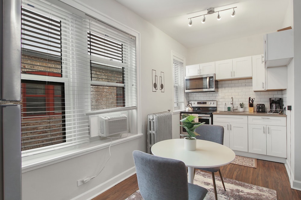 1BR Cozy Apt - Harper 404
