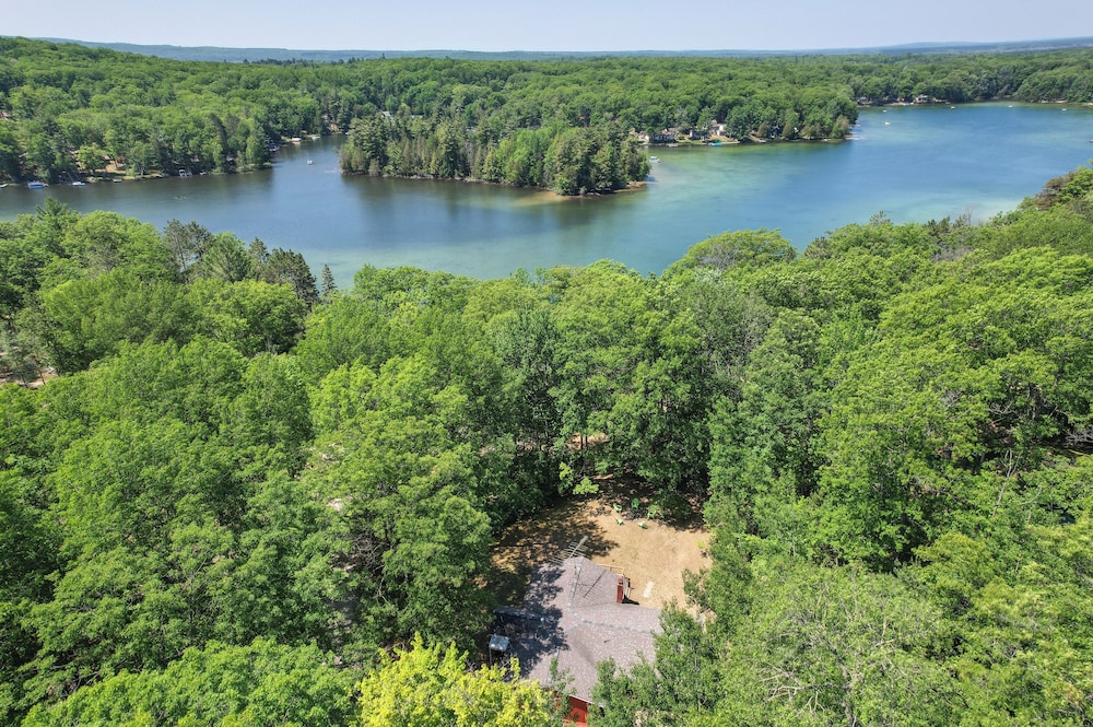 Rose City Cabin w/ Fire Pit & Lake Access view 4