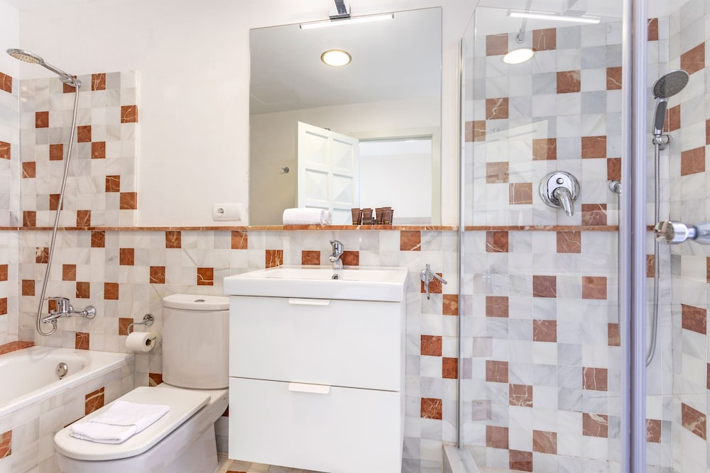 Amazing 4BD Duplex With Terrace in Santa Cruz Abades Terrace III