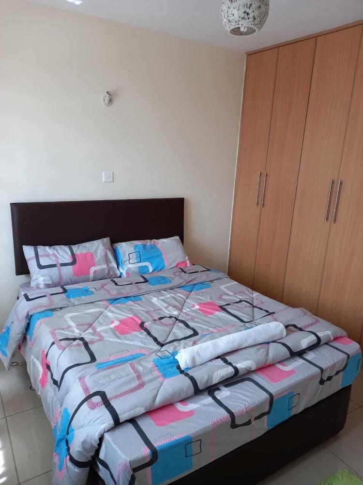 Lilly's Furnished Apartments view 3