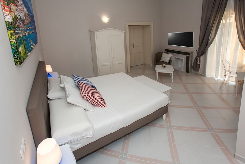 Palazzo Caracciolo photo 5