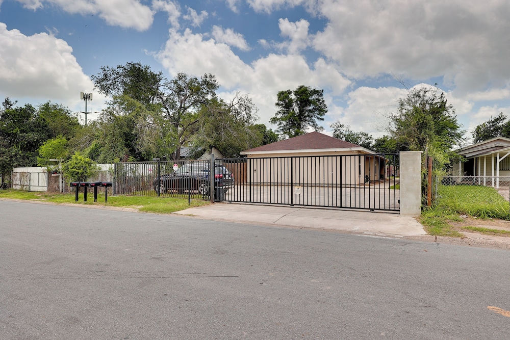 1 Mi to Airport: Mcallen Home w/ Patio!