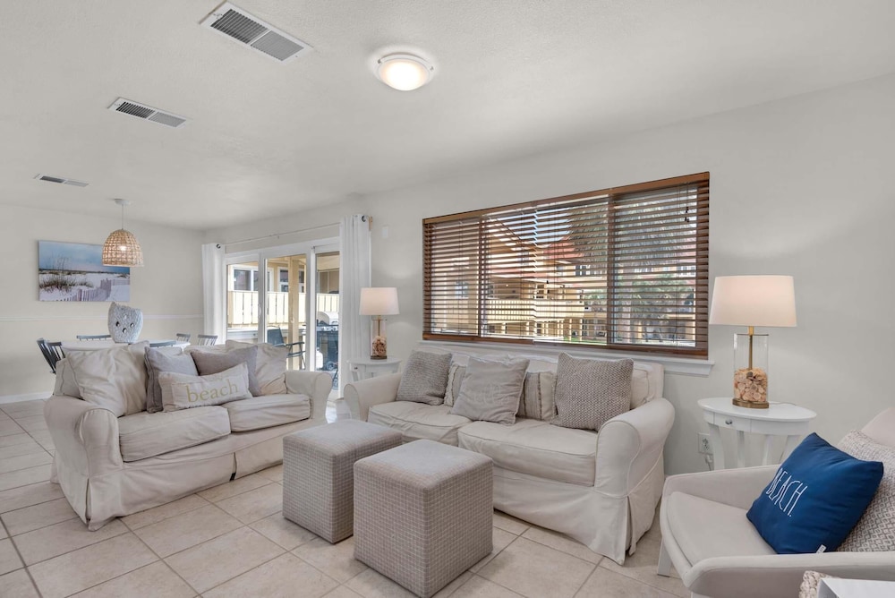 Regency Cabanas D3