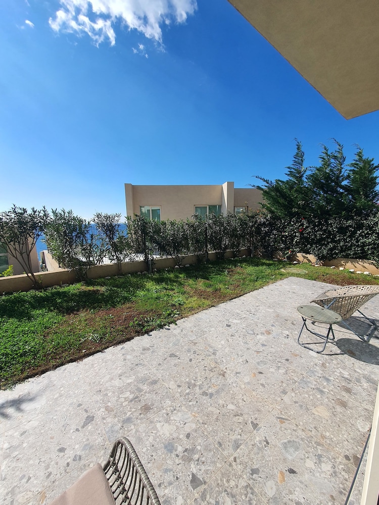 Whisky Green Coast Hotel & Apartments