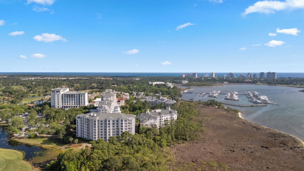 Serene Studio at Sandestin Pool, Hot Tub, Beach Shuttle, Walk to Baytowne