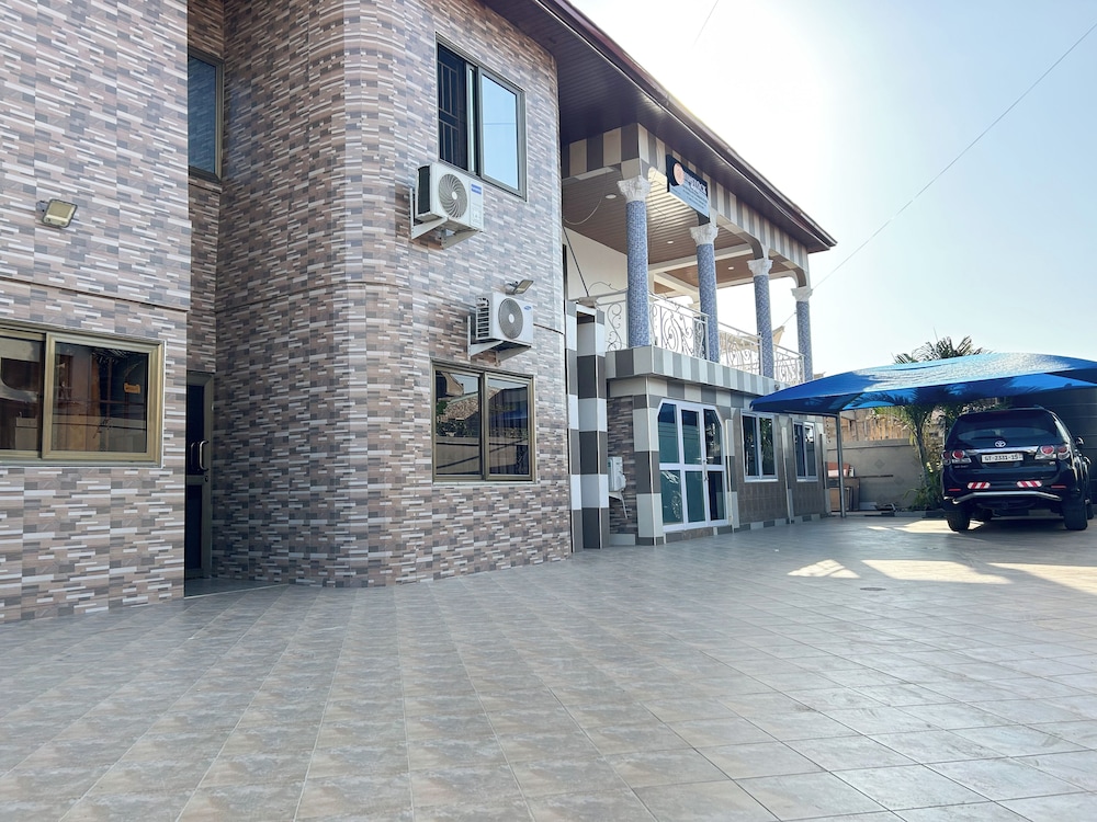 Hinstock Hotel