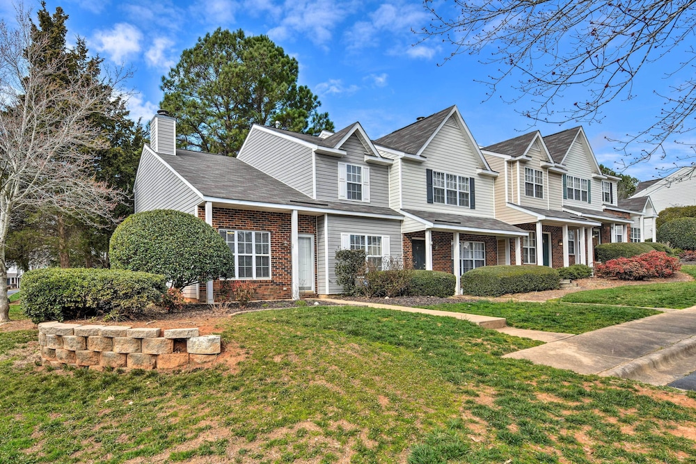 Chic Charlotte Townhome w/ Community Pool view 5