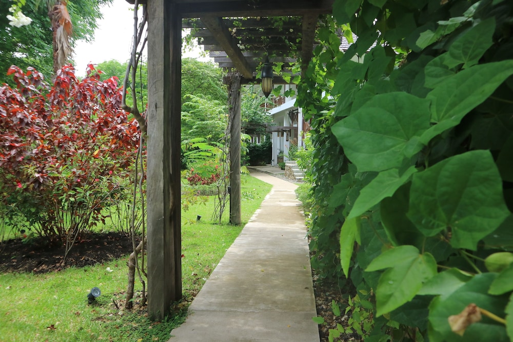 Bajo Komodo Eco Lodge