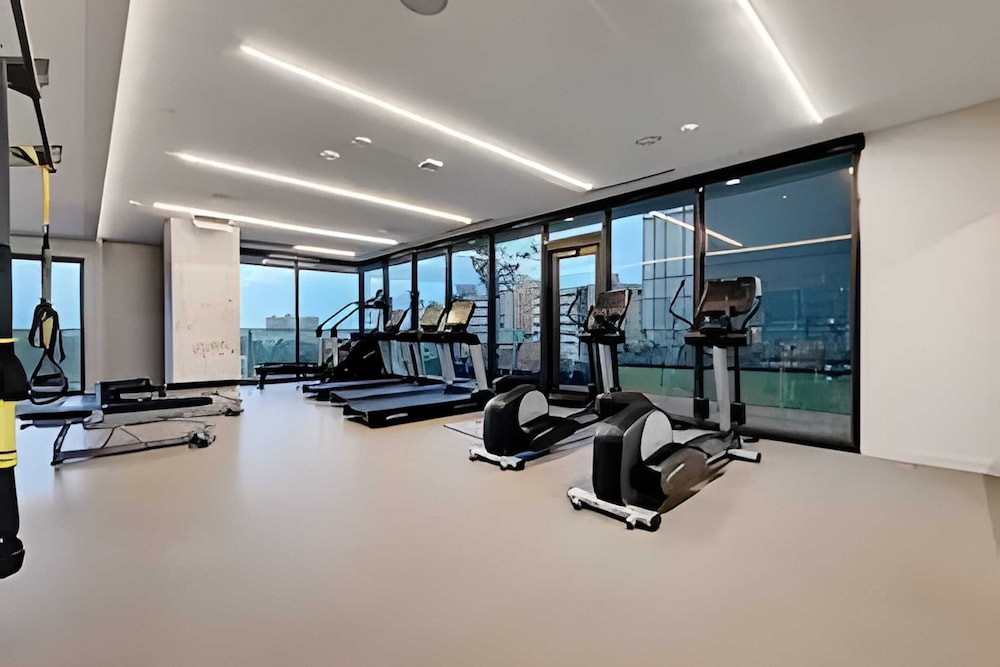 The Emma Penthouse: Modern 2BR Condo, Steps From Rainey St. & Lady Bird Lake