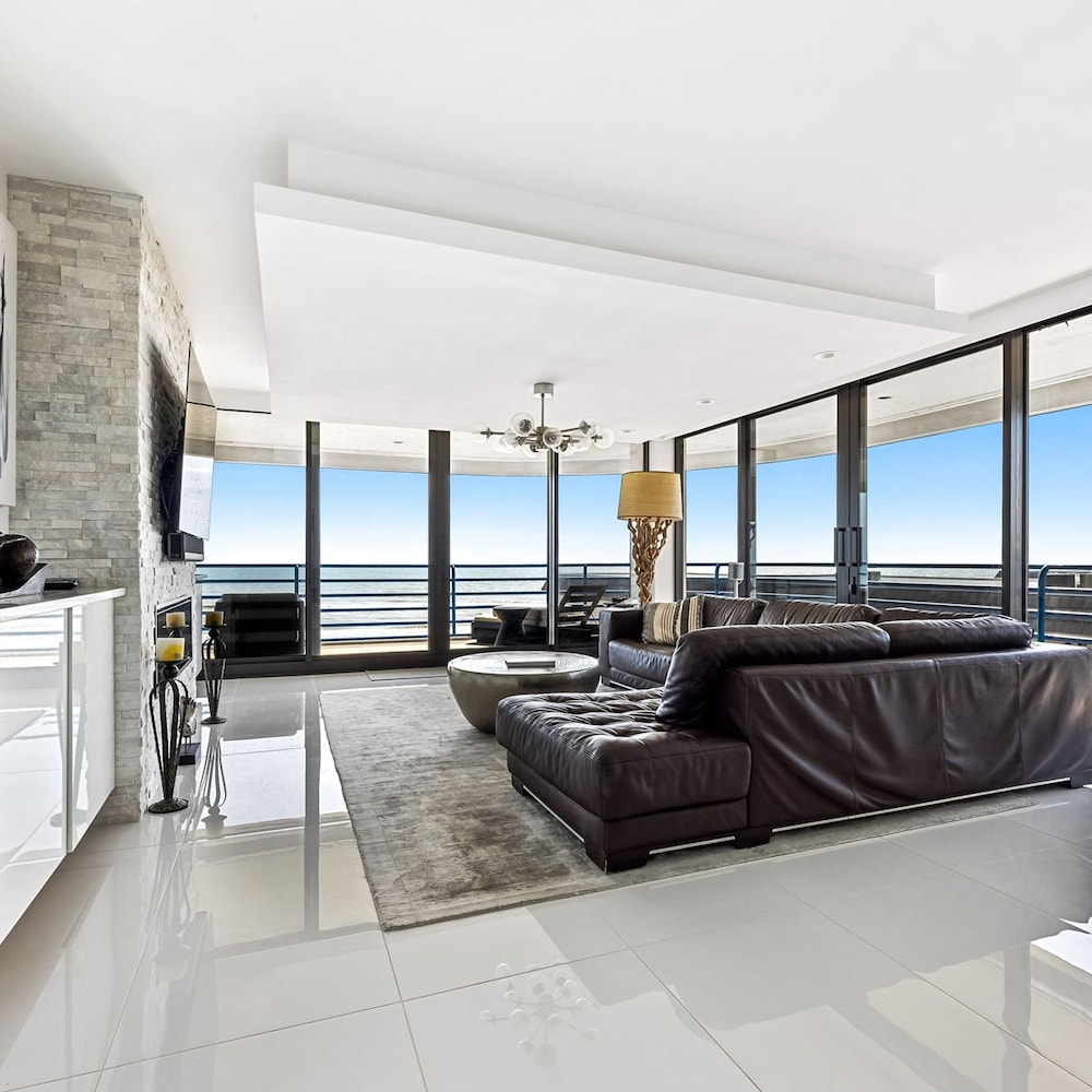 Luxurious Contemporary Corner Condo Overlooking Pool Beach Wrap Around Balcony Ebb Tide 401 view 3