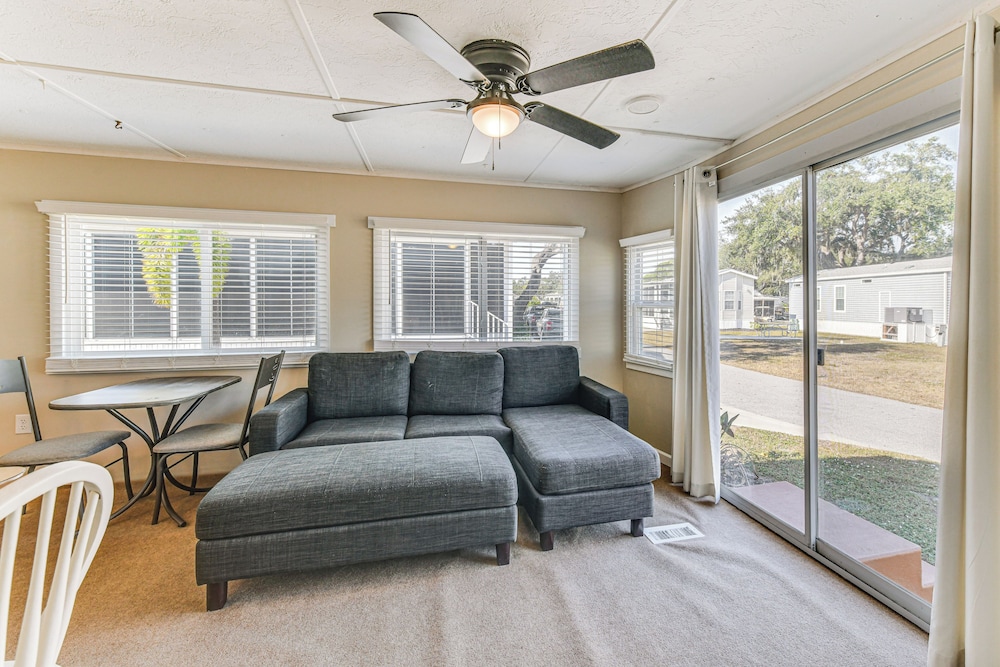 Resort Amenities, 7 Mi to Dtwn: Sarasota Home!
