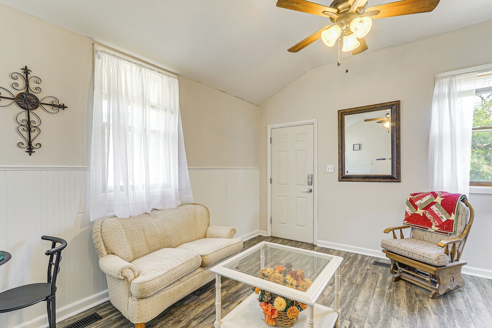 Near Walnut Valley Festival: Convenient Apartment!