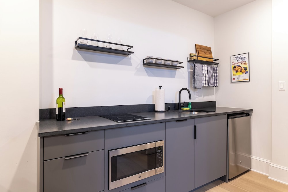 Thena Hotel - Spacious 1 BDRM