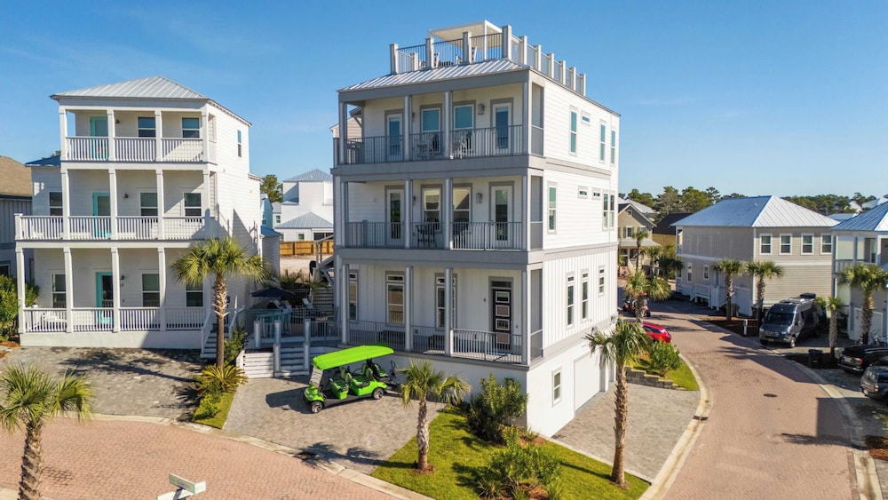 Gulf-view Retreat w/ Rooftop Deck + Private Pool Villa Anesi by Avantstay
