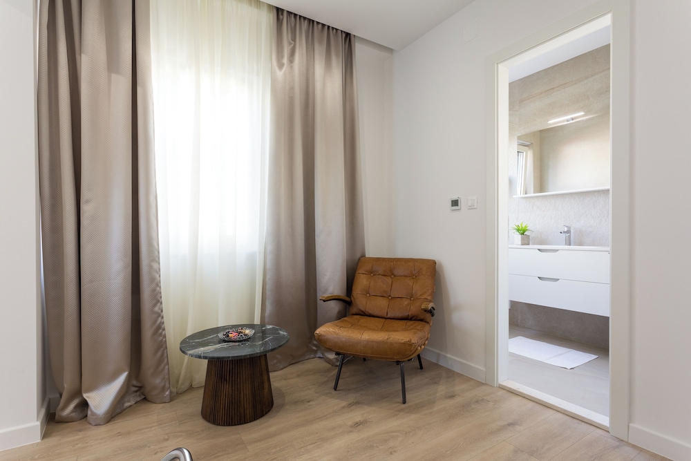 Shine of Life Luxury Rooms