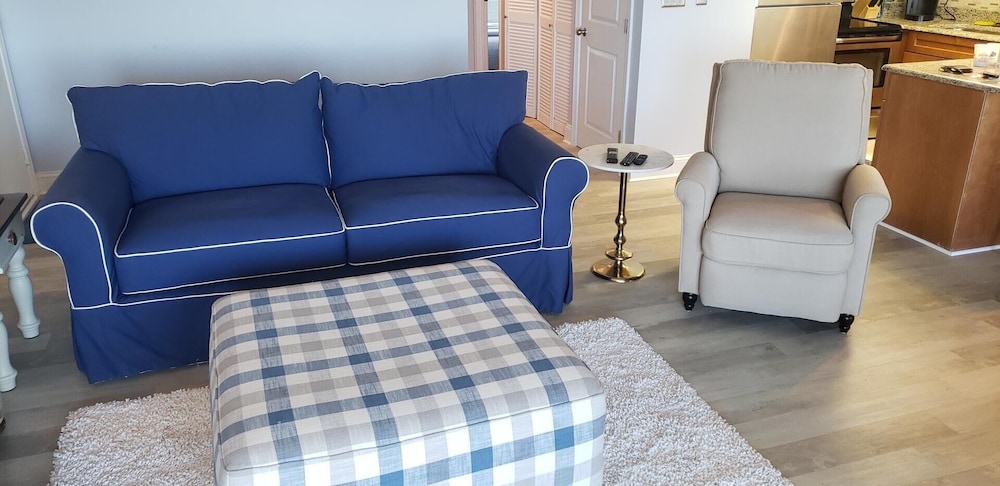 Harbour Island 106l 2 Bedroom Condo