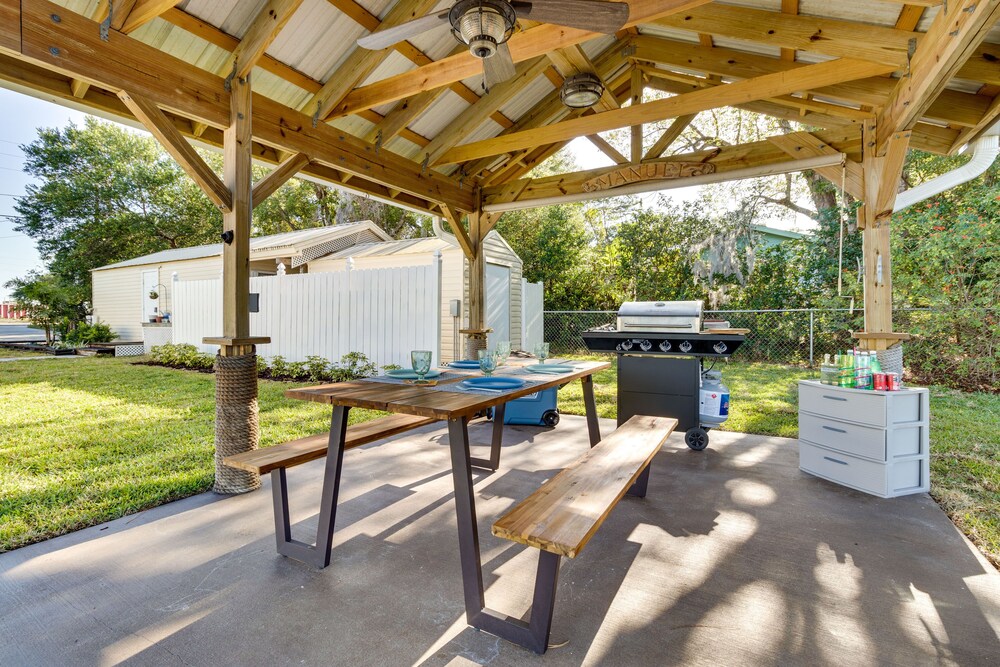 Lakefront Tavares Home w/ Deck, Patio & Dock! view 4