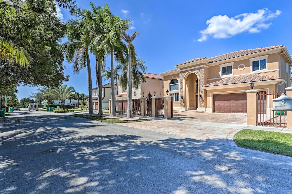 Spacious Miami Retreat w/ Grill, Pool & Dock!