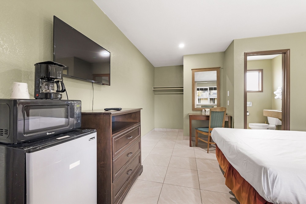 Willows Vacations - Safari Inn - Chico - Property Image 5