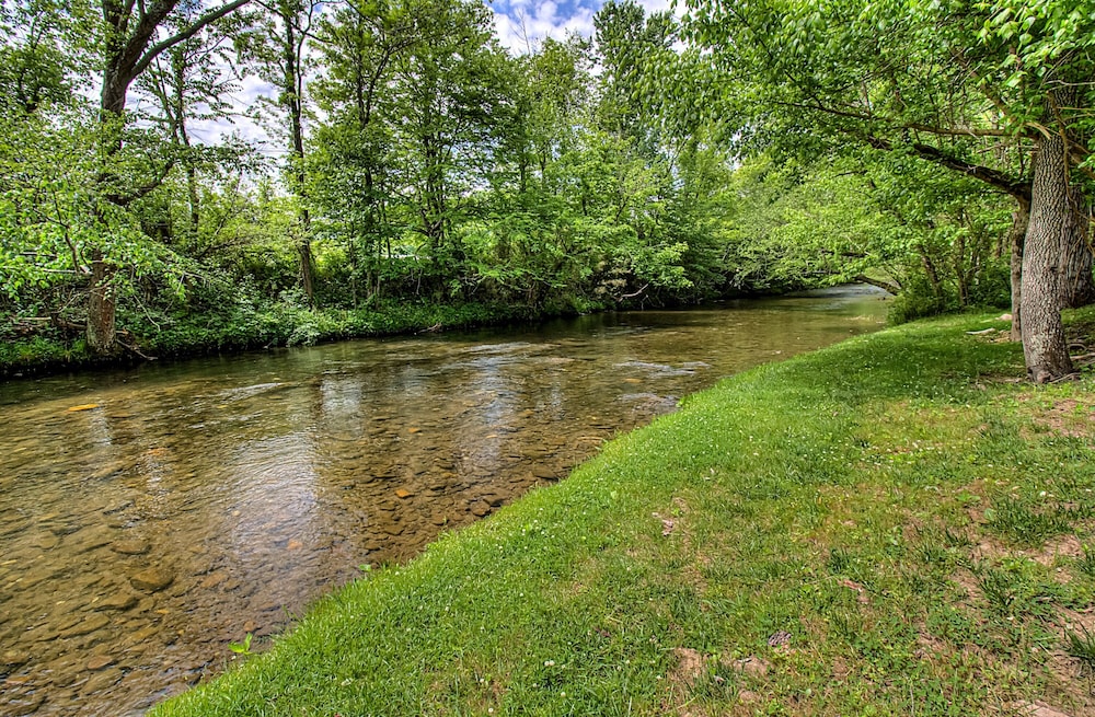 Mountain Creek #3584 by Aunt Bug's Cabin Rentals