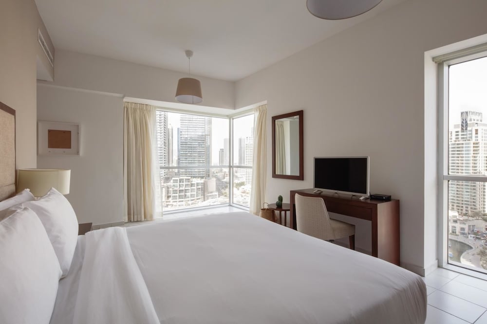Fantastay Marina Tower