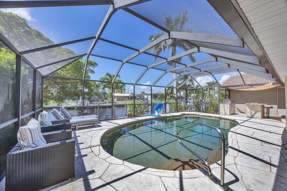 Punta Gorda 3-Bedroom Canalfront Vacation Home with Dock 3 Home
