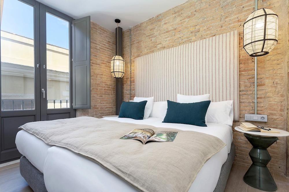 Exclusive 2-bedroom Near the Cathedral. San Matías I