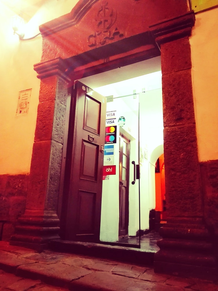 Photo 33
