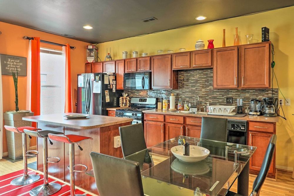 Urban Escape w/ Patio - 2 Mi to Downtown Detroit!