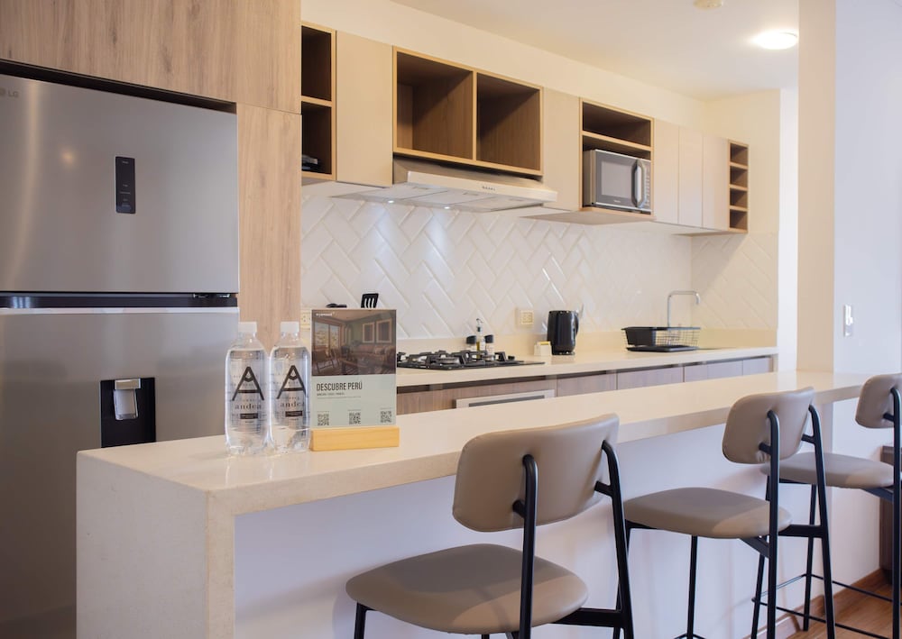 w Inviting 2BR w Balcony in Miraflores