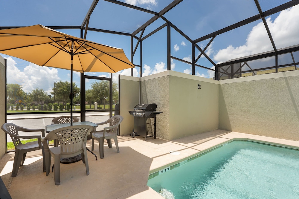 Comfort Stay With Pool Near Attractions