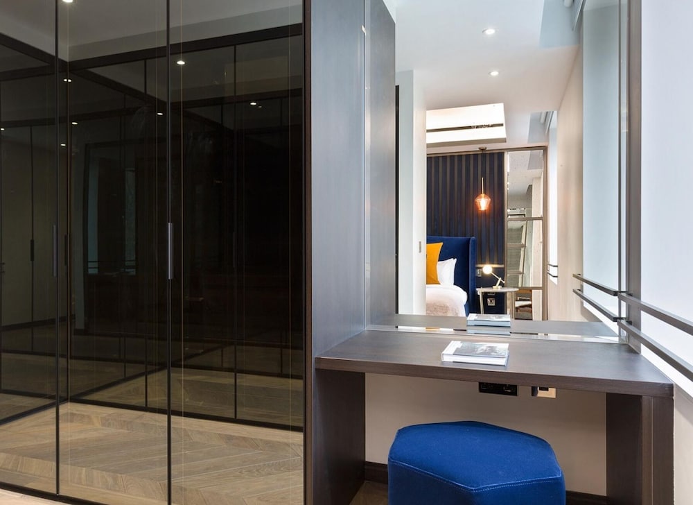 hotel reception