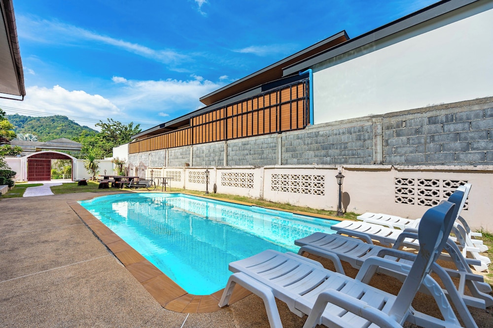 Chernin Apartment Suites