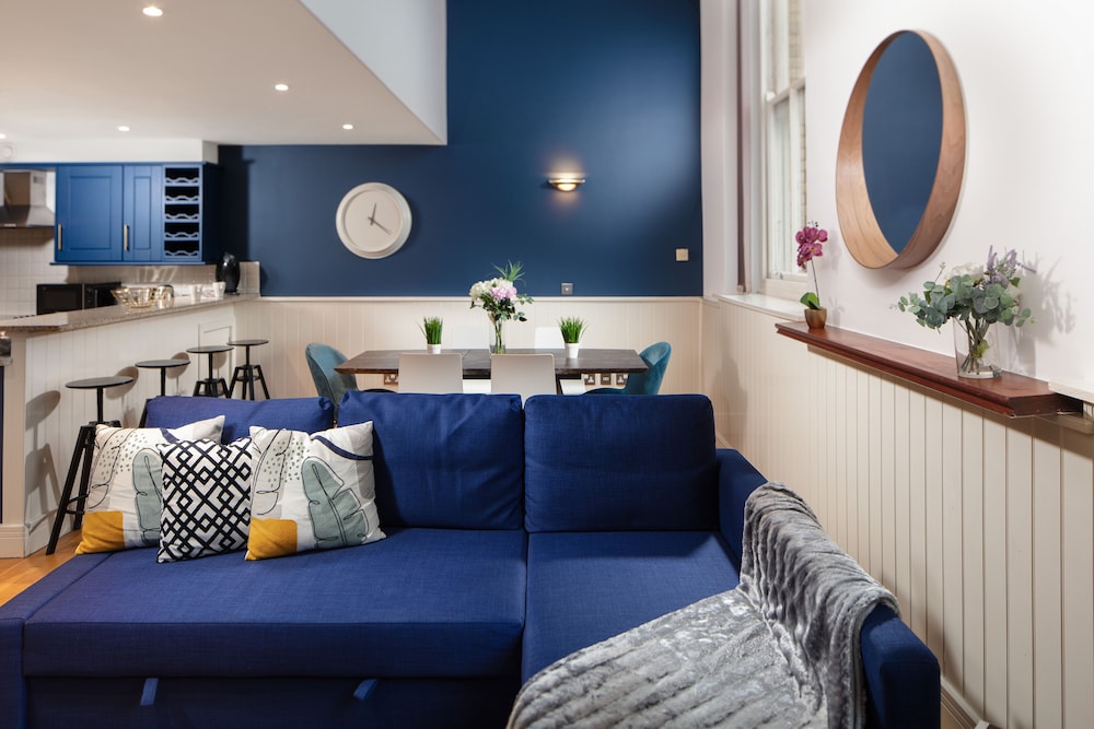 Plymouth City Centre Duplex Apartment view 3