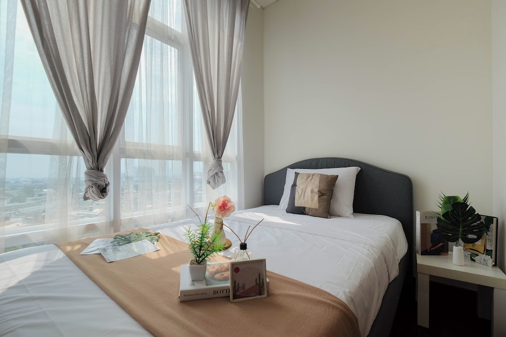 Boho Touch 2Br Apartment With Extra Room At Lucky Tower Residence