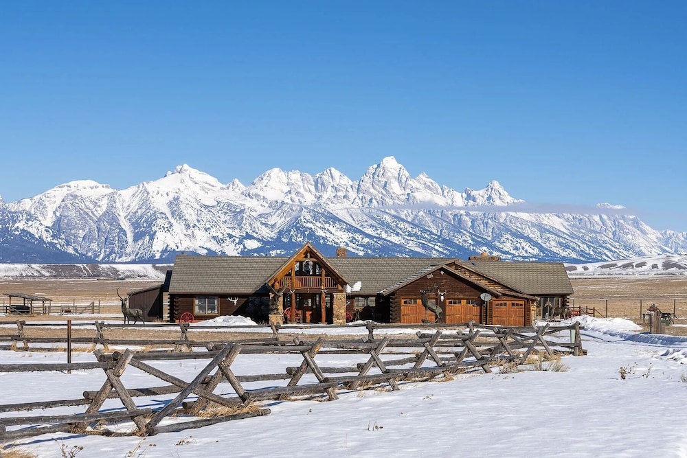 NEW! Elk Refuge Safari Chalet with Teton Views! view 4